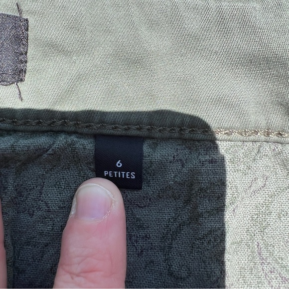 Reitmans: Petite Green Trouser/Utility Pants. Women’s Size 6. - Picture 11 of 12